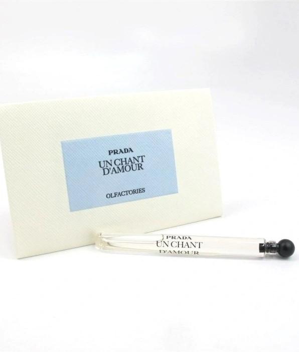 برادا أون شانت دامور أولفاكتوريز ميني 4 مل 0.14 أونصة سائلة. أوز. échantillon de parfum officiel، Prada Un Chant D'amour Olfactories mini 4ml 0.14 fl. أوز. virallinen hajuvesinäyte، Prada Un Chant D'amour Olfactories mini 4ml 0.14 fl. أوز. عطر oficja